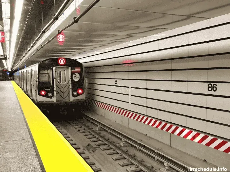 LIRR Subway Q New Yor