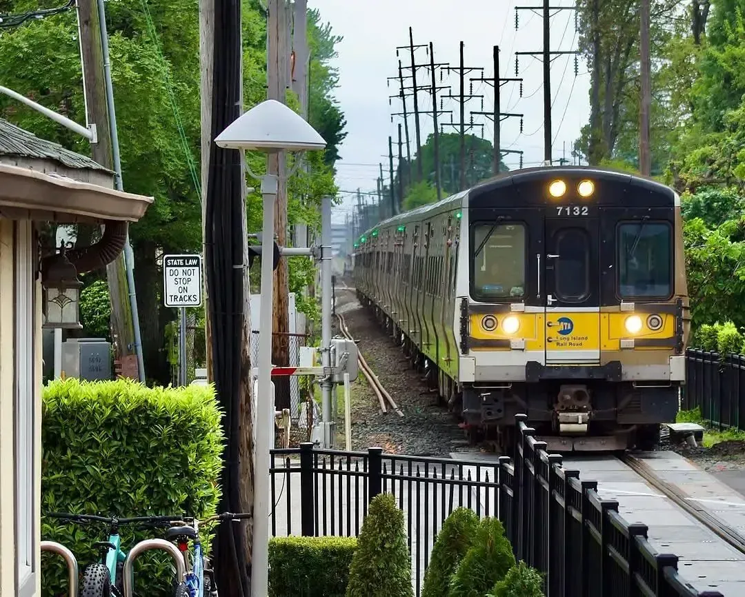 LIRR Woodside Schedule